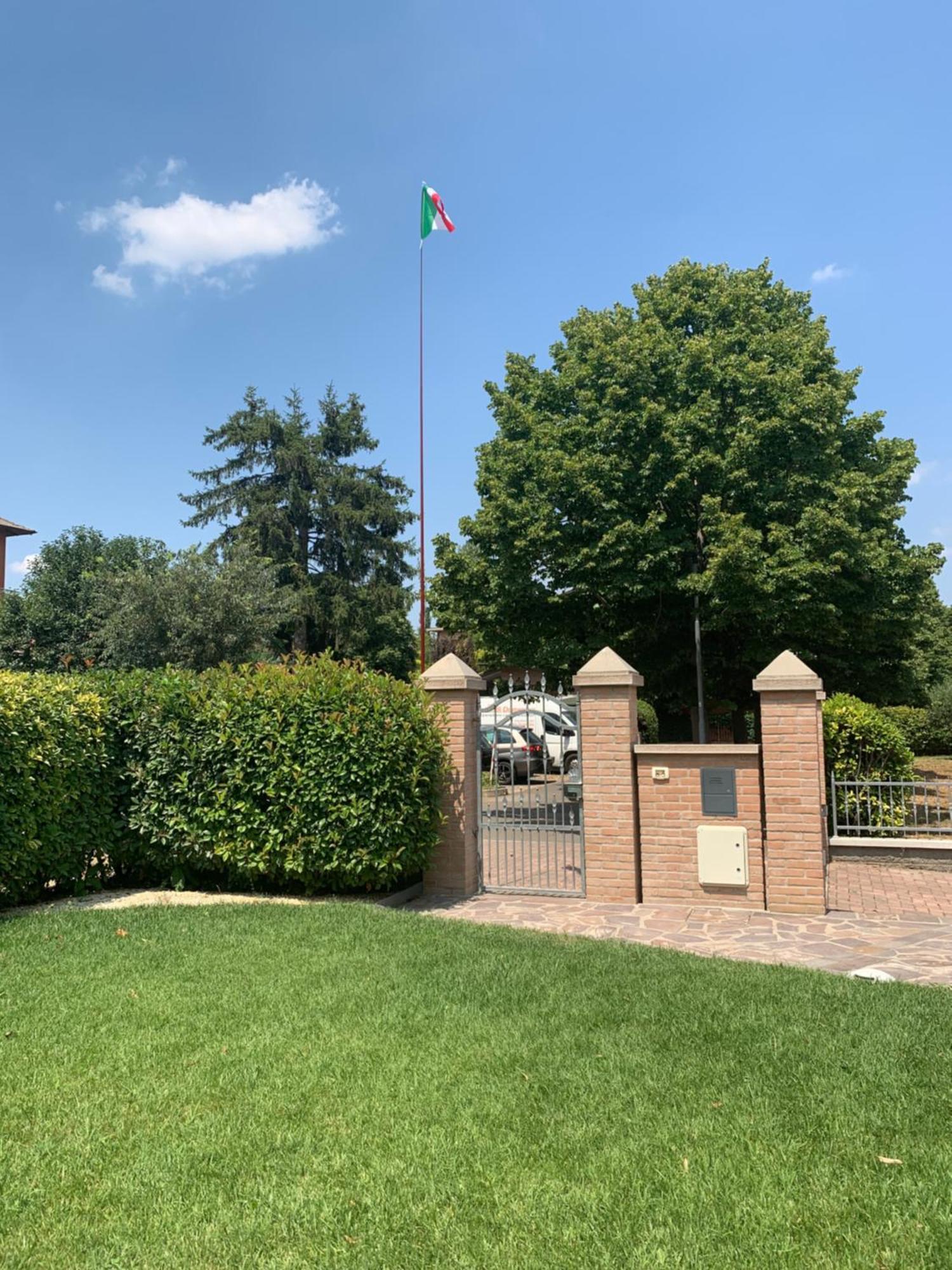 Appartamento Con Giardino Pontecchio Marconi Luaran gambar